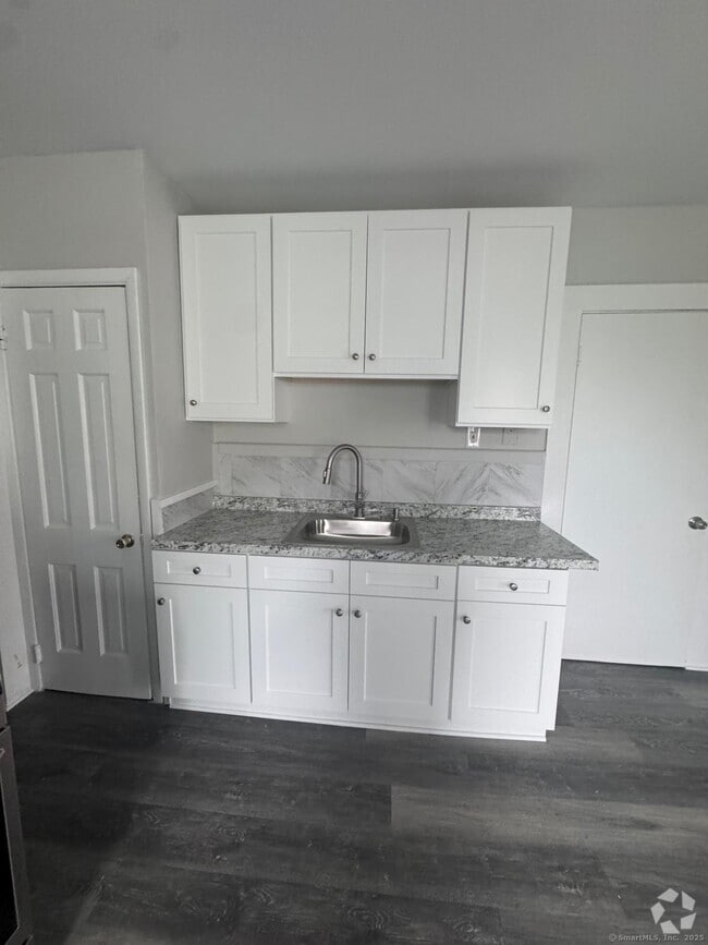 Building Photo - 53-57-57 Palisade Ave Unit 2nd floor Rental