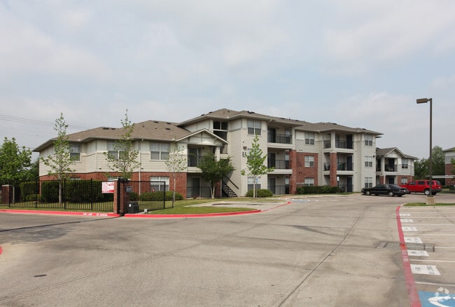 Flats at Five Mile Creek Apartments
