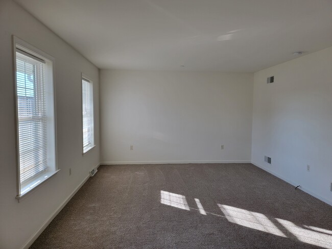 Photo - 213 Limestone Dr