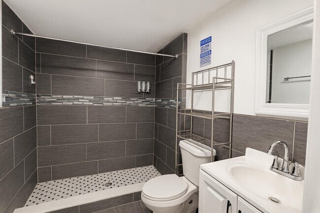 Photo - 5525 Quist Dr