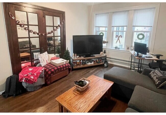 Photo - 3819 N Greenview Ave Unit 1S