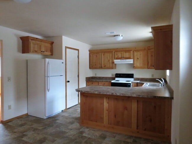 813-815 3rd St W