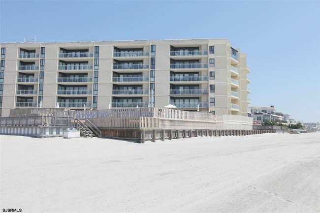 Building Photo - 2700 Atlantic Ave Unit 602