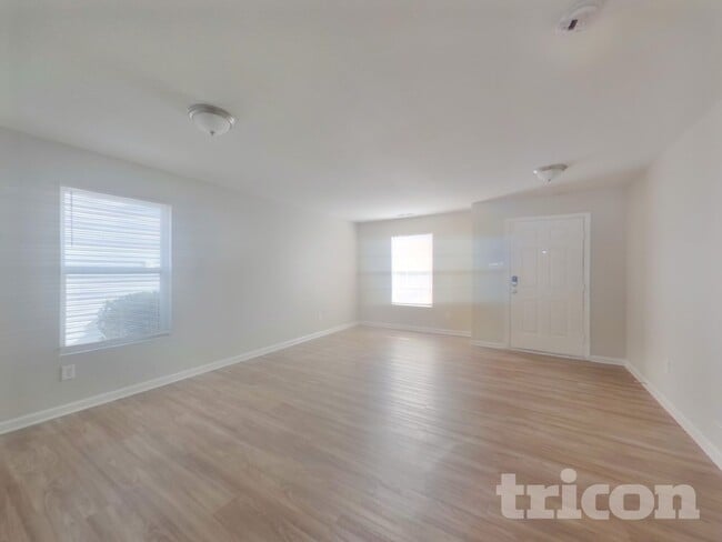Photo - 301 Ranlo Ave