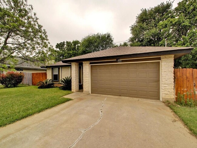 Photo - 909 Garden Meadow Dr