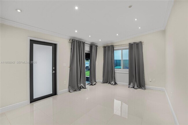 Photo - 13817 SW 24th St