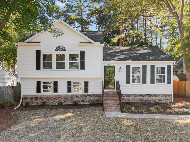 Building Photo - Charming 3-Bed Home with Granite Touches & Finished Basement in Raleigh!