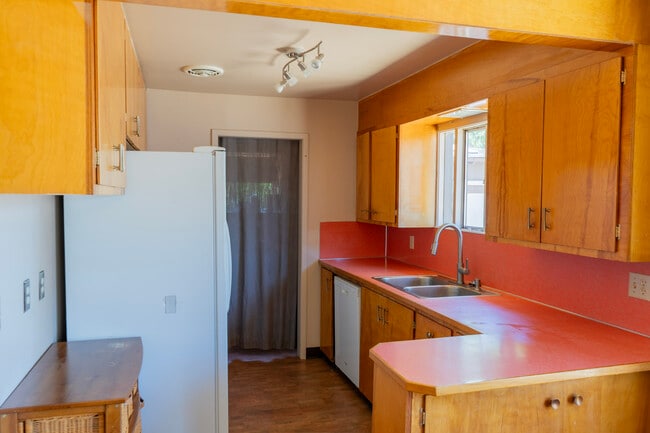 Photo - 1107 S Cameron St