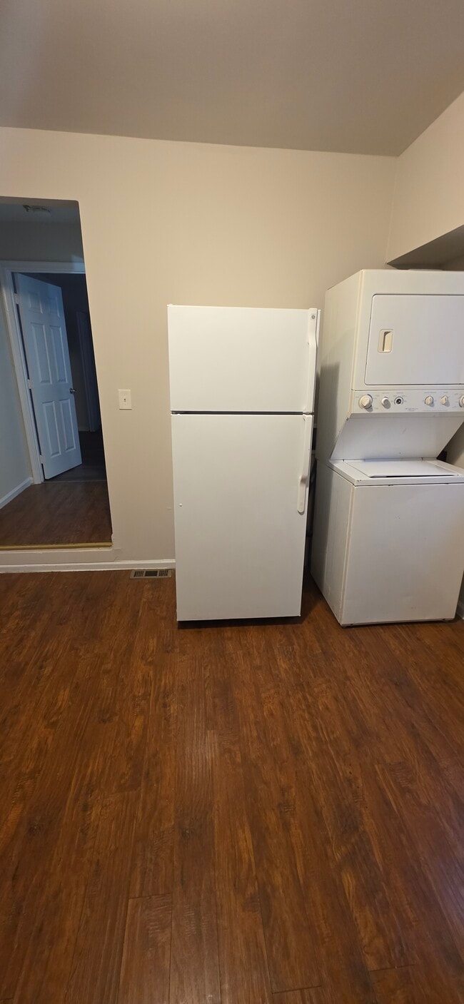 Photo - 120 S Mount St Unit Apt 1