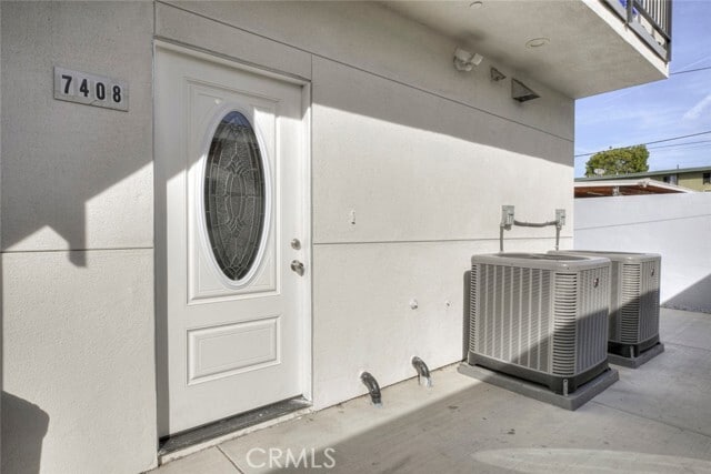 Photo - 7408 Radford Ave