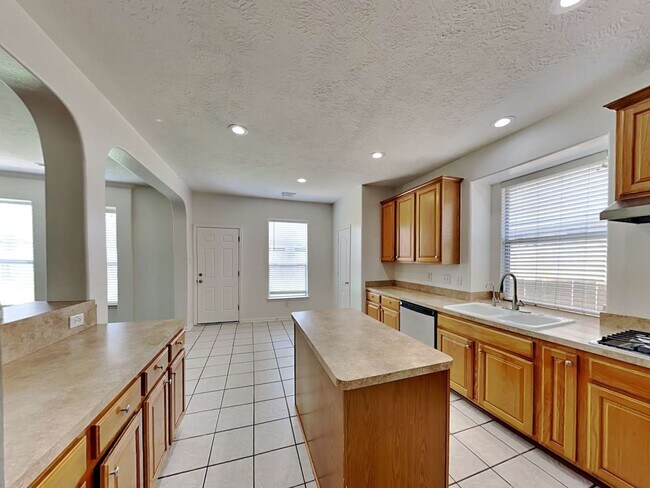 Photo - 1120 Sunset Lakes Dr