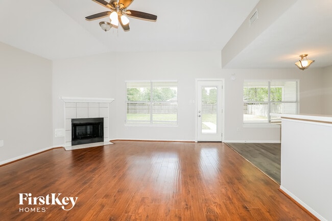 7122 Woodland Oaks