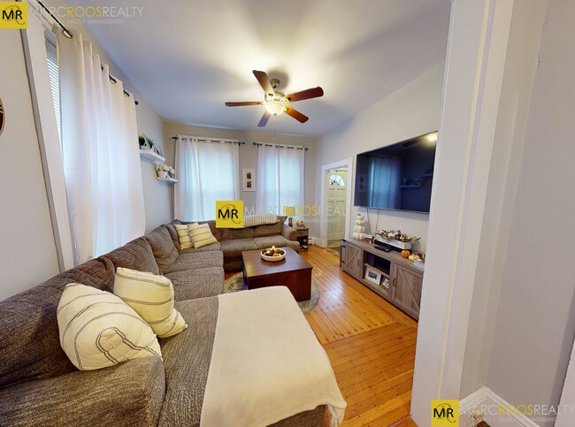 Building Photo - 224 Banks St Unit 1 Rental