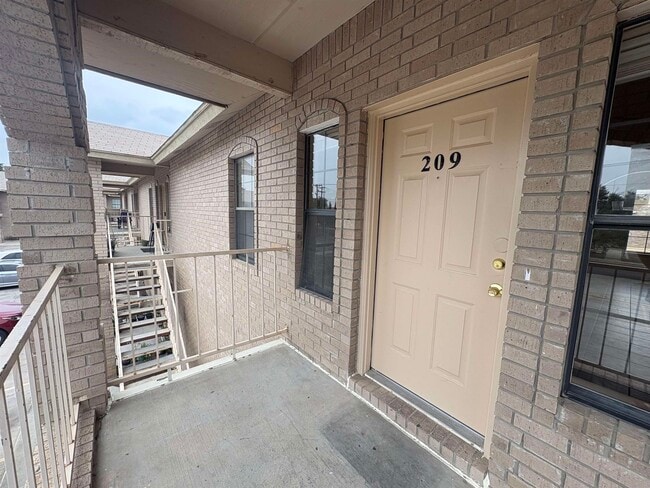 Photo - 4419 Springfield Ave Unidad 209