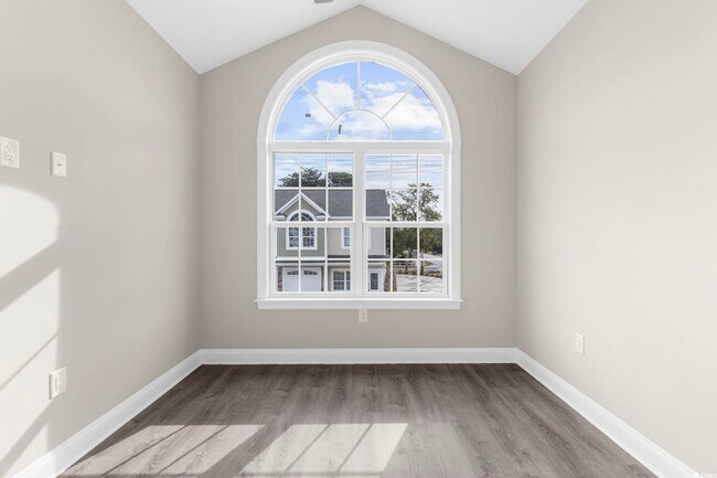 Photo - 904 62nd Ave N