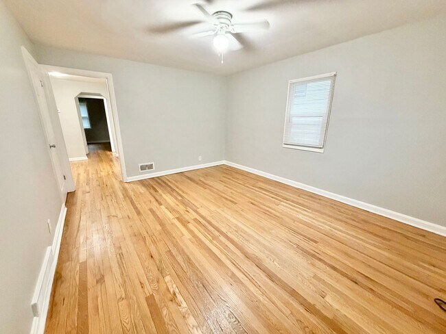 Photo - 1854 Kinney Ave Unit 1854-2
