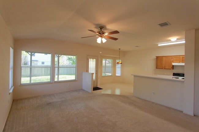 Photo - 3 Bedroom, 2 Bath Home in Cedar Park