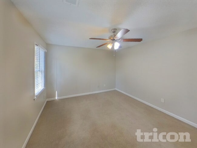 Photo - 1444 Riverwood Ct