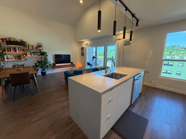 Photo - 131 Hyde Park Ave Unit 131B