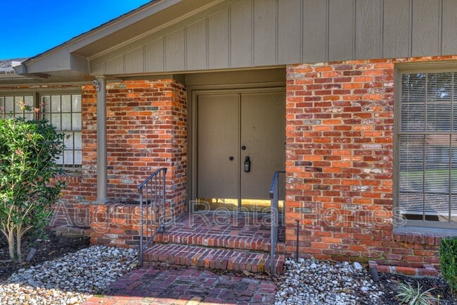 Photo - 3137 Edinburgh Dr