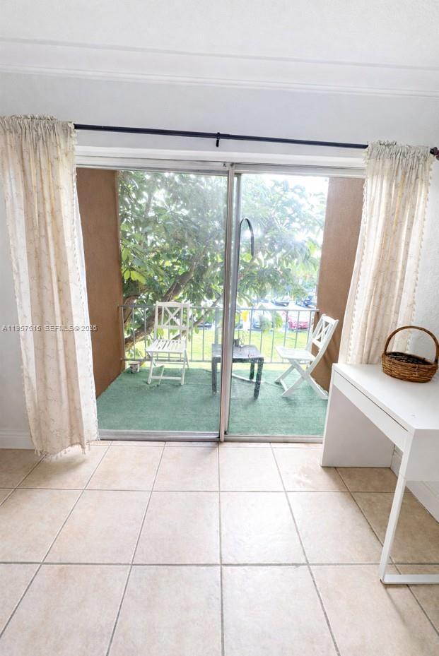 Photo - 9459 SW 76th St Unidad R8