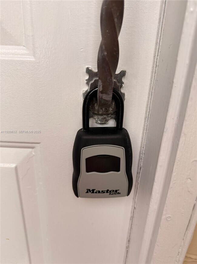 Photo - 13741 Flora Pl Unidad B