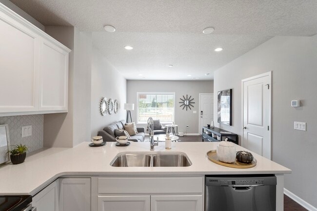 Photo - 2228 Hazeltine Pl