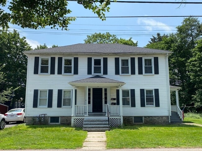 Building Photo - 13 Pleasant St Unit 2
