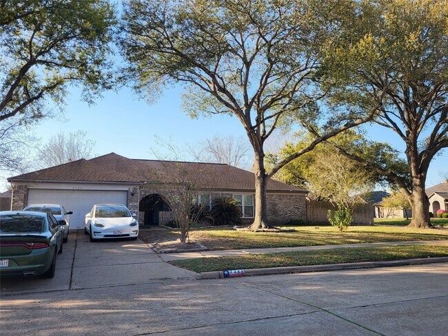 Photo - 7223 Yardley Dr