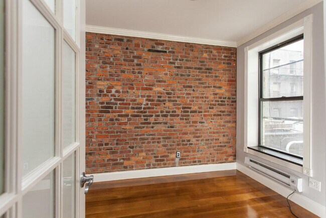 Photo - 346 E 18th St Unit 1A