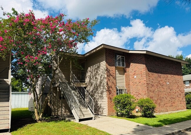 Building Photo - 7714 Bles Ave Unit Apt. A