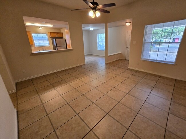 Photo - College Station - 3 Bedrooms / 3 bath Duplex on Oldenburg