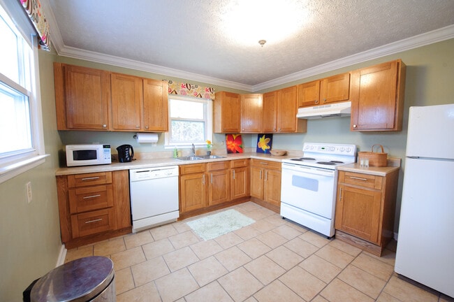 1027 Farragut Ave