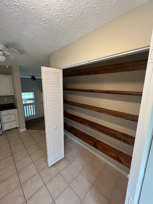 Photo - 8231 Bold Forbes Apartment Unit Room4