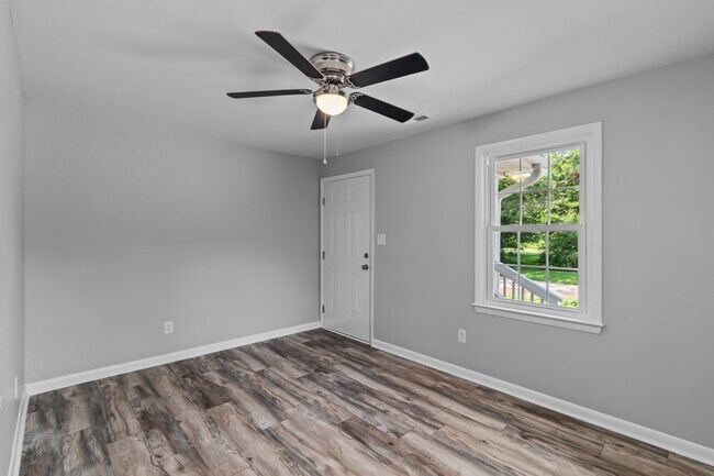 Building Photo - 109 Rodeo Ln Unit 2 Rental