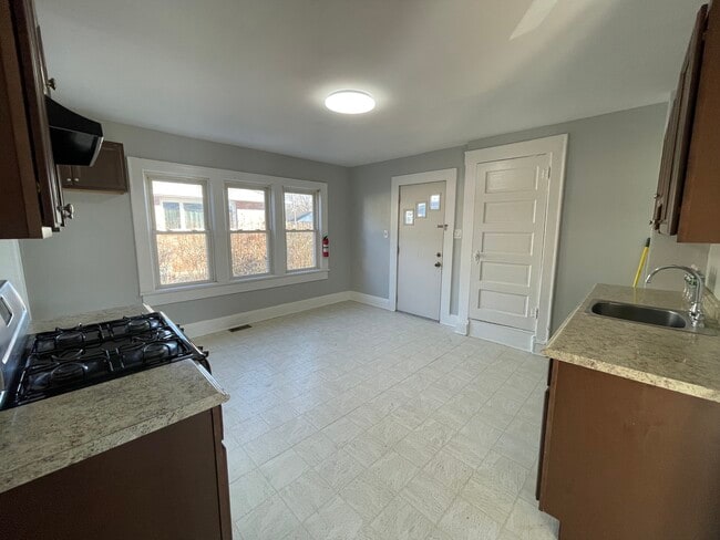 Photo - 8 Tice Ave Unidad FL 1