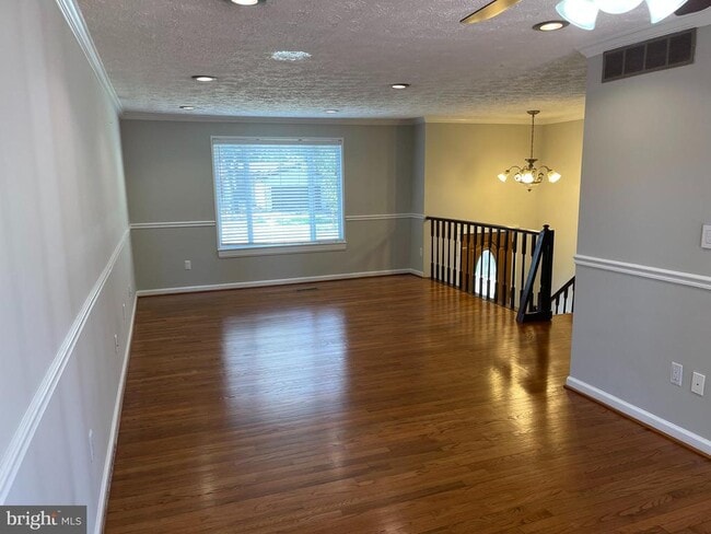 Photo - 4502 Cub Run Rd