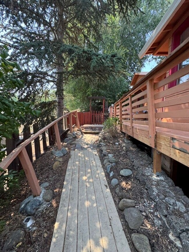 Photo - ECLECTIC ASHLAND RETREAT WTIH PARK LIKE YARD & UTILITIES