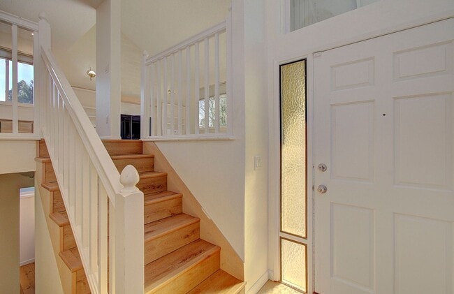 Photo - Spacious 4bd 2.5ba Home - Avail. Now!