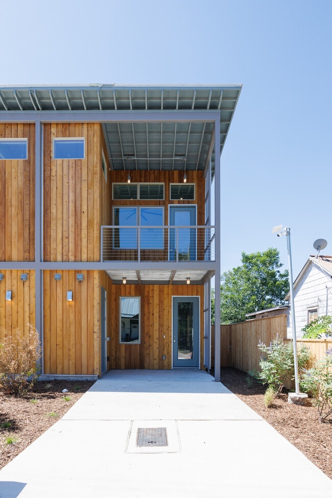 Photo - 626 Delaware St