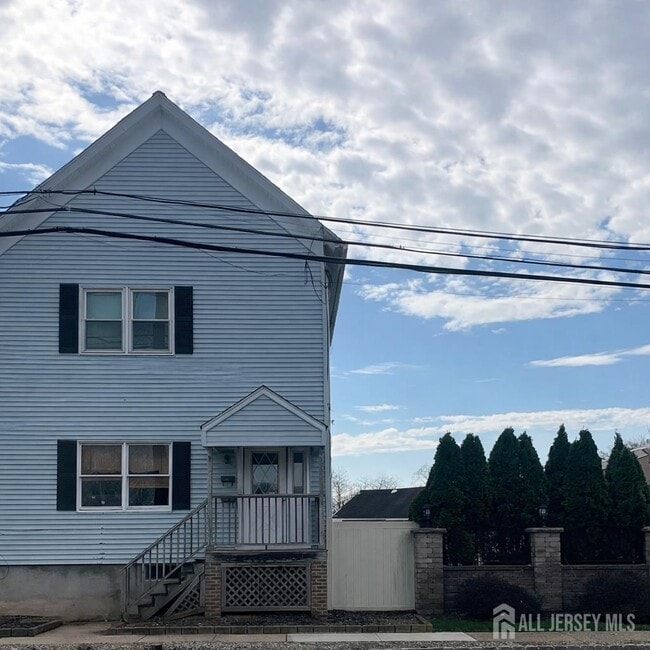 Building Photo - 110 Oak Tree Ave Unit 2