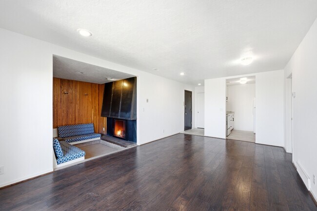 250 S Elizabeth St