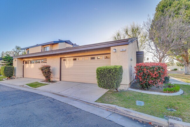 Photo - 2 Bed Condo w/Garage!