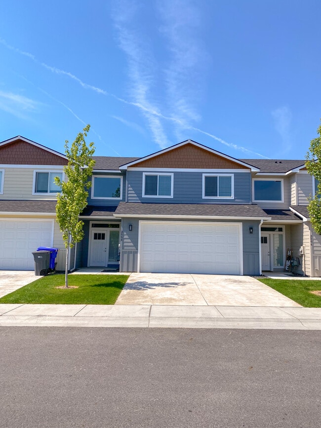 Tori's Rowhouse - Diamond Rock Rentals