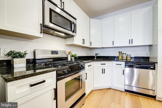 Photo - 444 W Broad St Unit 523