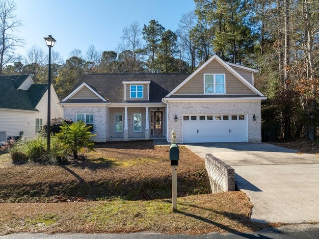Building Photo - Fresh Paint, New Carpet & Custom Finishes in North Shore Country Club