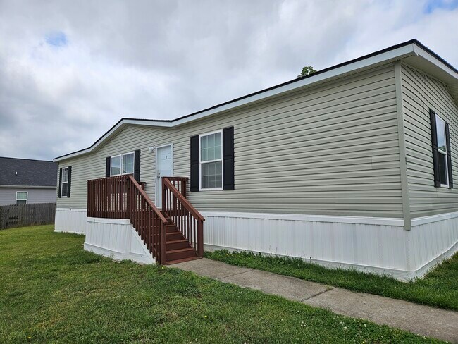 Photo - 94 Lynnwood Cir