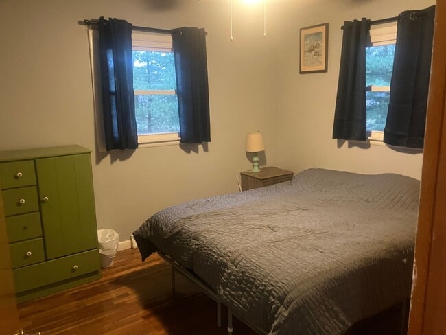 Photo - Fully furnished three bedroom for short term