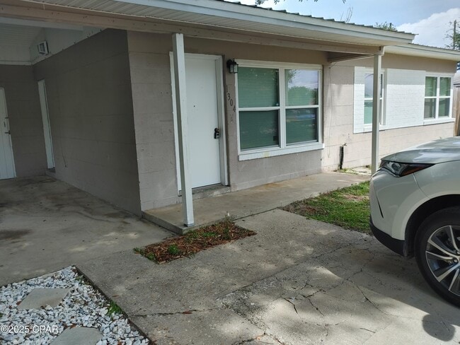 Building Photo - 1304 Oakland Dr Rental