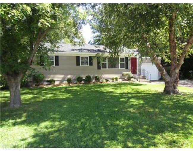 Building Photo - Renovated Ranch Home in Lynnhaven area of ...